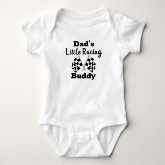 Der kleine Rennfahrer des Vaters der coolen Rennfa Baby Strampler