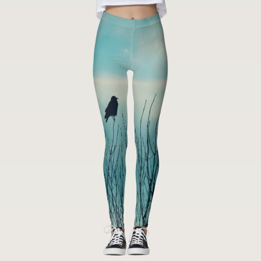 Der kleine schwarze Vogel und der weiche blaue Him Leggings (Vorderseite)
