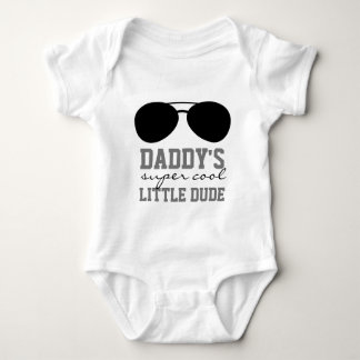 Der kleine Typ des Funny Daddy Baby Strampler