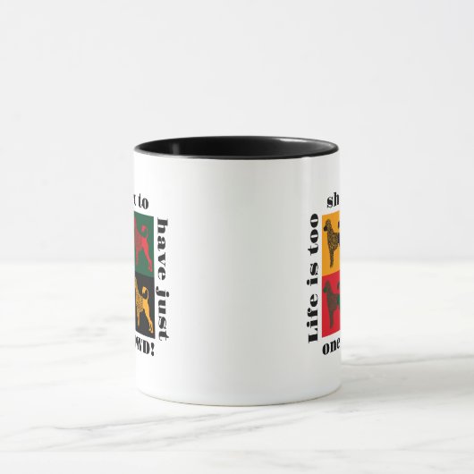 Der kluge portugiesische Wasserhund Tasse (Zentrum)