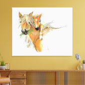 Der Komfort von Mutter, Liebe, Pferd und Foal Leinwanddruck (Insitu (Wohnzimmer))