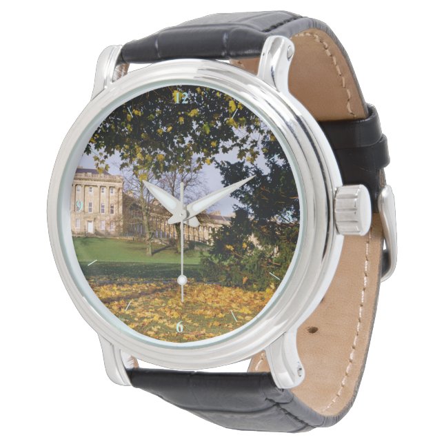 Der Königliche Halbmond Armbanduhr (Schrägansicht)