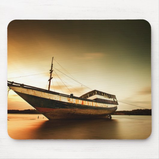 Der Körper alten Schiffs | Bali, Indonesien Mousepad (Vorne)