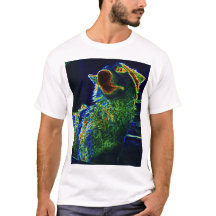 Der künstlerisch gestaltete T - Shirt Gonzo, der k
