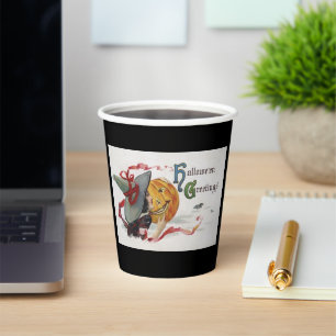 Der Kuss der Hexe: Ein Kürbislaterne an Halloween Pappbecher