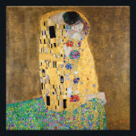 Der Kuss von Gustav Klimt Fotodruck<br><div class="desc">Der Kuss von Gustav Klimt Der Kuss ist ein Ölgemälde mit Goldblatt, Silber und Platin vom österreichischen Symbolik-Maler Gustav Klimt. Es wurde irgendwann in den Jahren 1907 und 1908 gemalt, auf dem Höhepunkt dessen, was Gelehrte seine "Goldene Periode" nennen. Mit schimmernden Goldtönen, stilisierten Formen und sentimentaler Ikonographie verzaubert der Kiss...</div>
