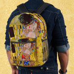 Der Kuss von Gustav Klimt, Vintager Jugendstil Bedruckter Rucksack<br><div class="desc">Das ultimative Gemälde der Liebe, ein wunderschönes Design zum Valentinstag! Der Kuss (Detail) (1907-1908) von Gustav Klimt ist ein Vintager Viktorianischer Epos-Symbolismus feine Kunst-Liebe und Romantik-Gemälde mit einem romantischen Paar in verschiedenen Goldtönen, Mustern und Symbolen, die einen Kuss vor einem Bronzestand teilen. Über den Künstler: Gustav Klimt (1862-1918) war ein...</div>
