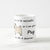 Der Leben-Mops verdient Kaffeetasse (Mittel)