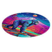 Der lebendige Neon Gorilla in einem surrealen Dsch Schneidebrett (Ecke)