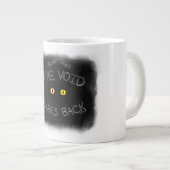 Der leere Halt zurück Jumbo-Tasse (Vorderseite Rechts)