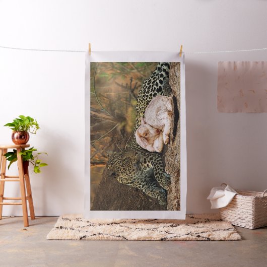 Der Leopard legt sich mit dem Lamm-Isaiah 11 Stoff (Beispiel)