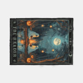 Der Leser bucht Niedliches Spooky Ghost Reading Bo Fleecedecke (Vorderseite (Horizontal))