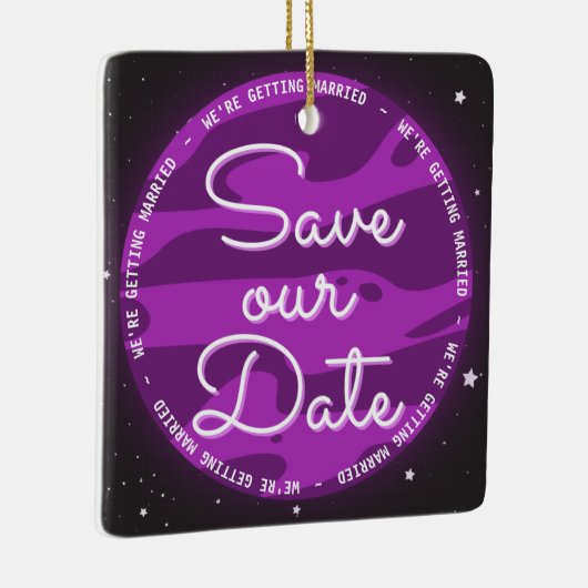 Der lila Planetenraum Rettete unser Datum Keramikornament (Rechts)