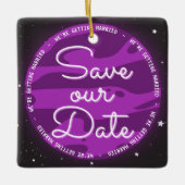 Der lila Planetenraum Rettete unser Datum Keramikornament (Vorderseite)