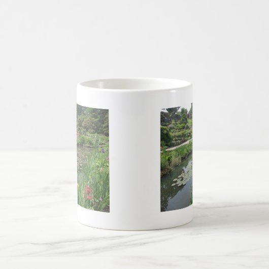 Der Lily Pond bei RHS Wisley Kaffeetasse (Mittel)