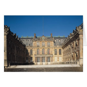 Der Louis XIII Courtyard