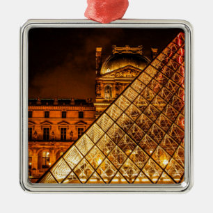 Der Louvre Ornament Aus Metall