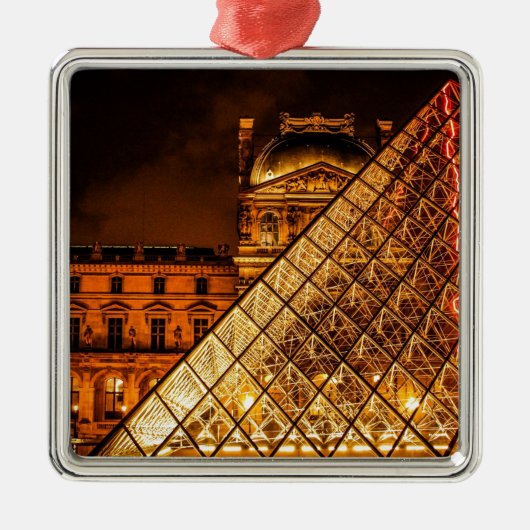 Der Louvre Ornament Aus Metall (Vorne)