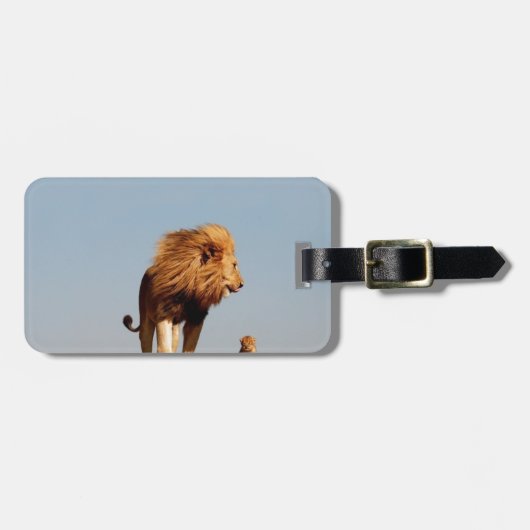 Der Löwe-König (erwachsener Löwe und CUB) Gepäckanhänger (Vorderseite horizontal)