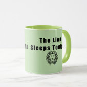 Der Löwe schläft heute Abend goldene Tasse (VorderseiteRechts)