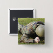 Der Luftschiff knurrt durch ein nasses Feld Button (Vorne & Hinten)