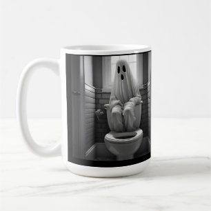 Der lustige Geist sitzt auf der Toilette Kaffeetasse