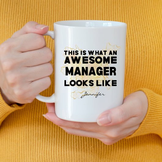 Der lustige Phantastische Manager sieht Personalis Kaffeetasse