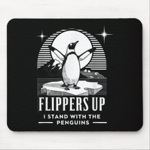 Der lustige Pinguin zieht mich hoch und steht mit Mousepad