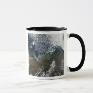 Der Mackenzie leert sich in der Mackenzie-Bucht Tasse