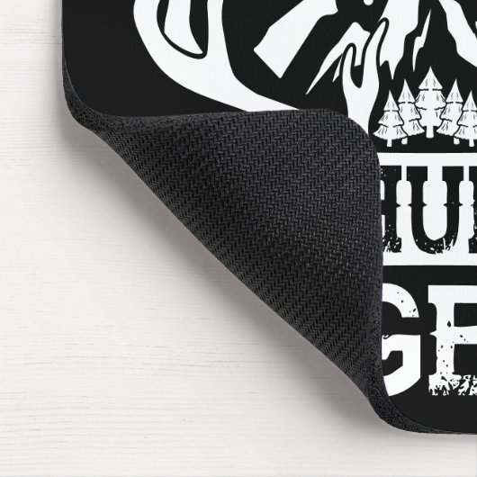 Der Mann, der Mythos, die Jagdlegende - Lager Mousepad (Ecke)