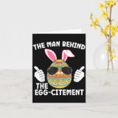 Der Mann hinter dem Ei-citement Ostervater Karte (Gelbe Blume)