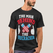 Der Mann hinter dem Firecracker New Dad 4. Juli T-Shirt (Vorderseite)