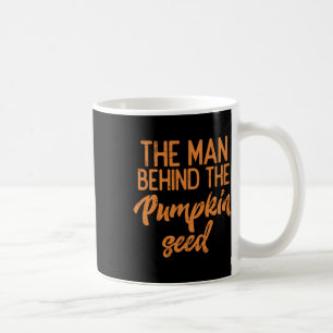 Der Mann hinter dem Kürbisgefühl Halloweenschwange Kaffeetasse