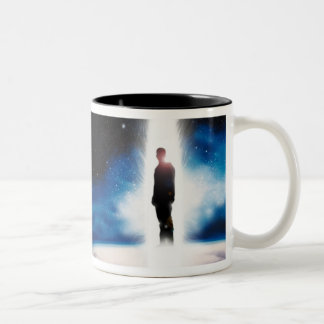 Der Mann von der Erddesigner-Kaffee-Tasse Zweifarbige Tasse