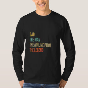 Der Mann wird als Vater in die Luft getrieben. T-Shirt