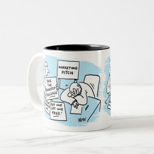 Der Marketing Manager wird auf einem Verkaufspunkt Zweifarbige Tasse (Vorderseite Links)