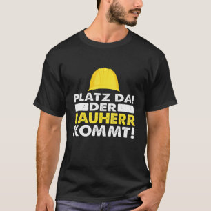 Der Mens Space während der Erstellung T-Shirt