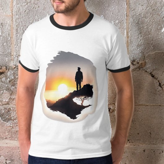 Der Mensch, der über den Sonnenaufgang nachdenkt T-Shirt