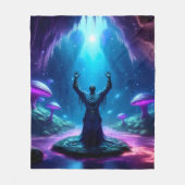 Der Mensch im Fliegenrub hebt Waffen nach oben Fleecedecke (Vorderseite)