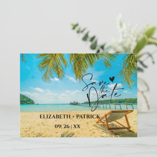 Der minimalistische, tropische Strand Save The Date (Stehend Vorderseite)