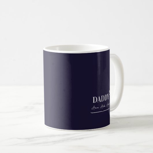 Der moderne einfache Daddy kubierte Typografie-Nam Kaffeetasse (VorderseiteRechts)