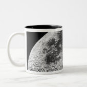 Der Mond 2 Zweifarbige Tasse (Links)