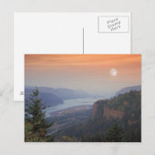 Der Mond hängt am Himmel über dem Vista Postkarte (Vorne/Hinten)
