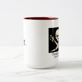 Der Morgen-Kaffee-Tasse des Piraten Zweifarbige Tasse (Mittel)