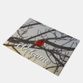 Der morgendliche Kardinal vor der Tür Fußmatte (Schrägansicht)