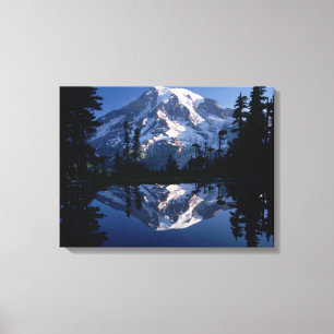 Der Mount Rainier und blauer Himmel tadellos Leinwanddruck