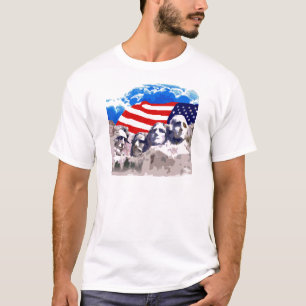 Der Mount Rushmore mit amerikanischer Flagge T-Shirt