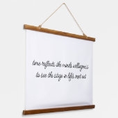 Der nächste Akt des Lebens: Holzteppiche an der Wa Wandteppich Mit Holzrahmen (Gewinkelt)