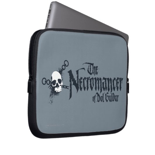 Der Name der Nekromantin Laptopschutzhülle (Vorne Rechts)