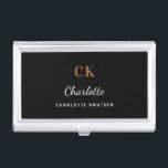 Der Name Schwarz-Gold Monogramm ist elegant und mo Visitenkarten Dose<br><div class="desc">Ein klassisch schicker schwarzer Hintergrund. Personalisieren und fügen Sie Ihren Vornamen,  Monogramm-Initialen und vollständigen Namen. Modern,  trendig und einfach.</div>